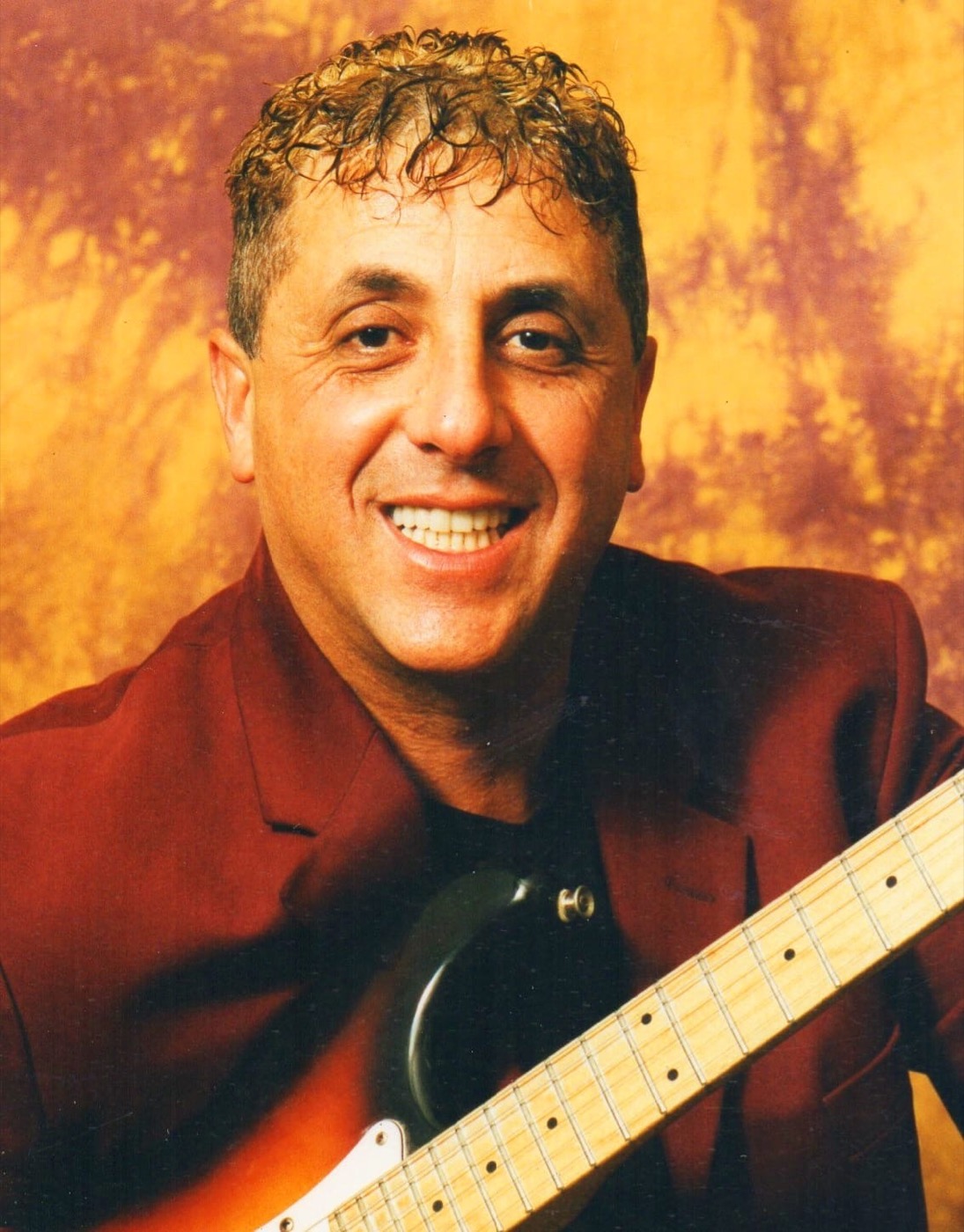 Rinomondo — Pietro Facioni con la chitarra